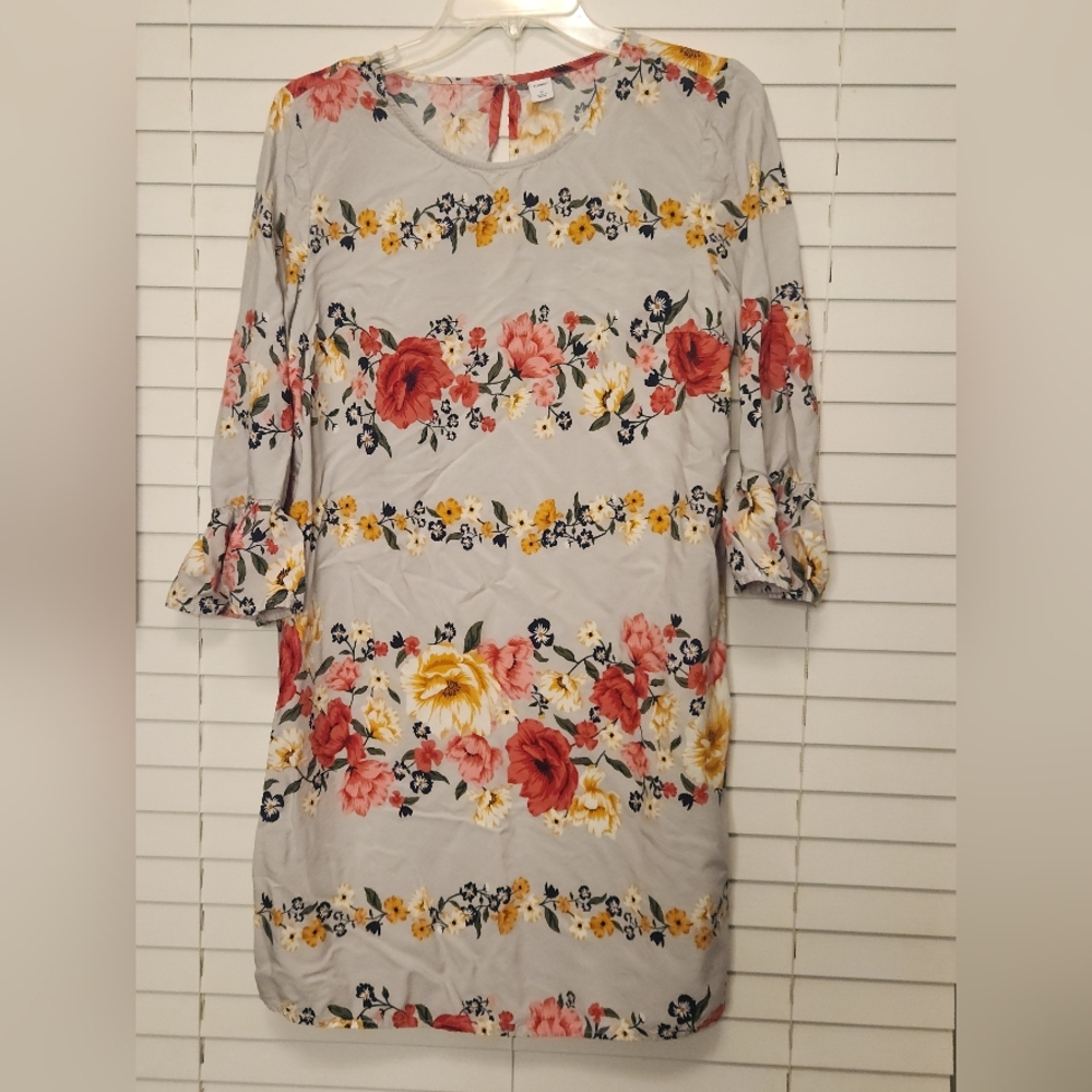 Old Navy Floral Shift Dress- Size Medium